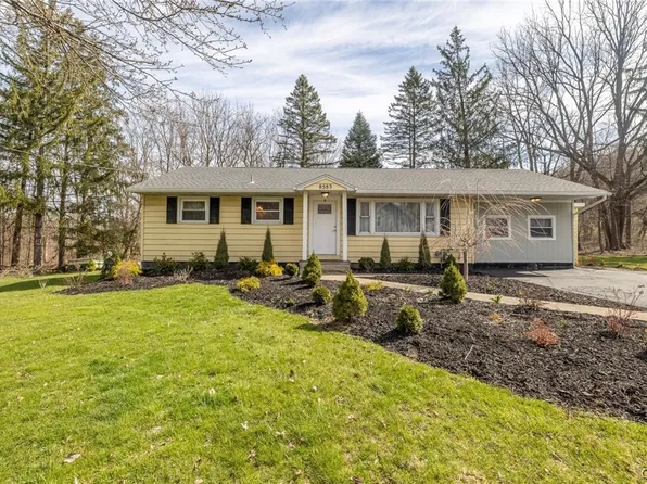 8583 Green Lakes Rd, Fayetteville, NY 13066