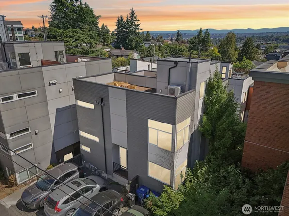 4109 SW Oregon St., Seattle, WA 98116