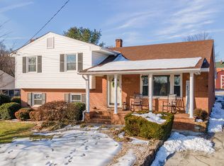 477 Chamberlain Ln, Salem, VA 24153