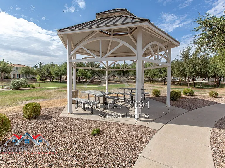 4467 E Remington Dr — Photo 46