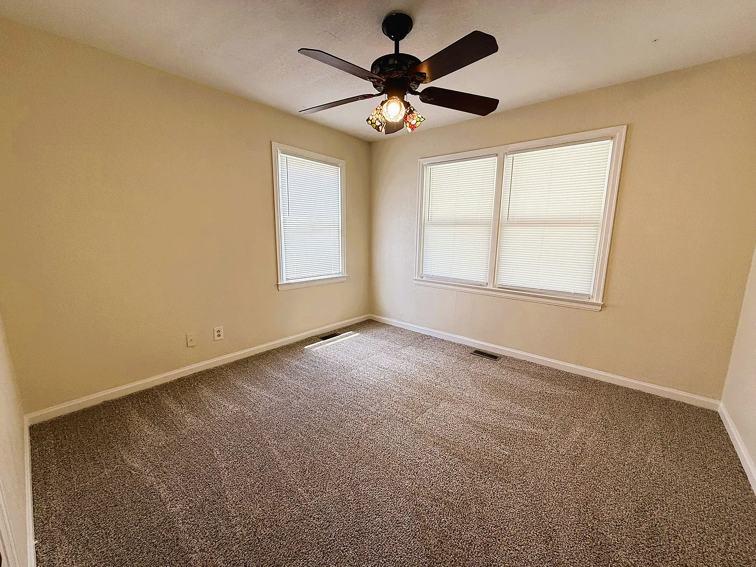 3 bed, 1300 sqft, $1,200 — Photo 4