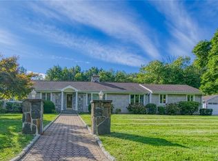 15 Barclay Dr, Stamford, CT 06903