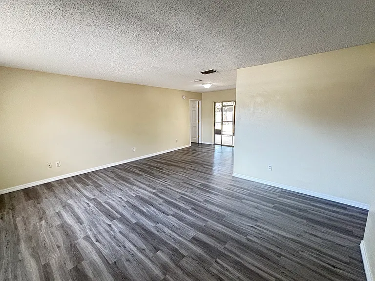2665 Wildwood Ln — Photo 4