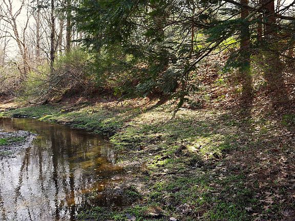2nd image of 399 Fortsville Rd