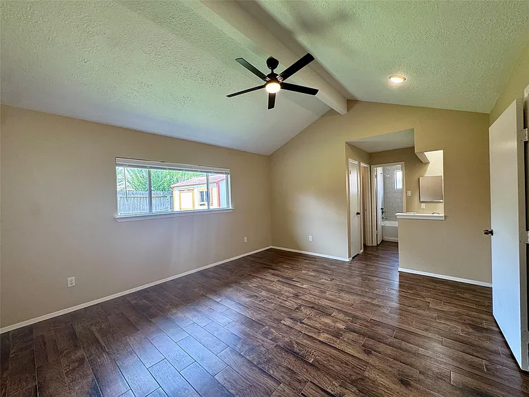 9831 Shell Rock Rd — Photo 20