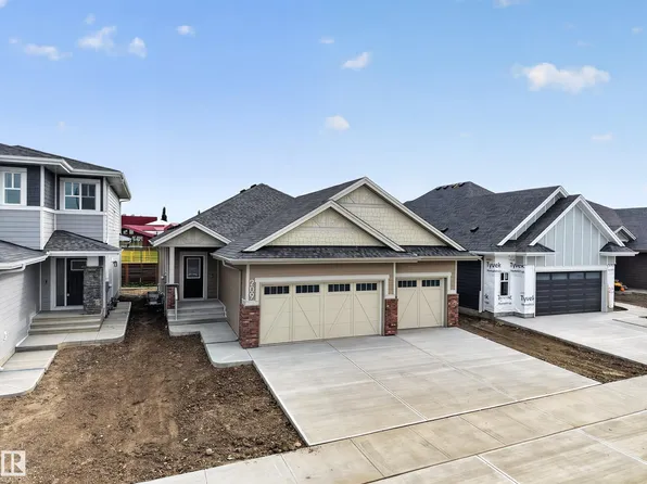 209 Hampshire Point, Strathcona County, AB T8B 0C7