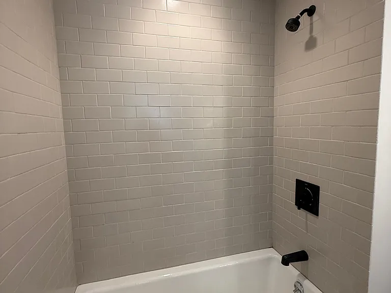 83-84 Gardner St #105L — Photo 13