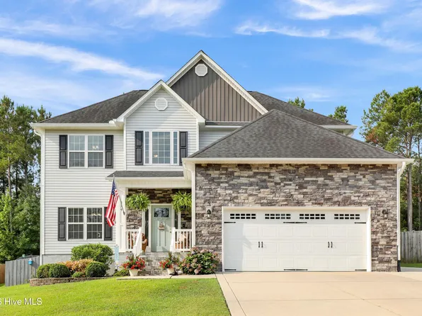 379 W Huckleberry Way, Rocky Point, NC 28457
