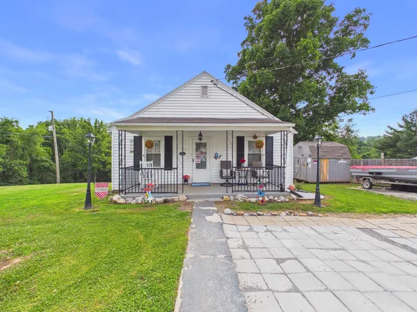 605 Giles St, Pearisburg, VA 24134