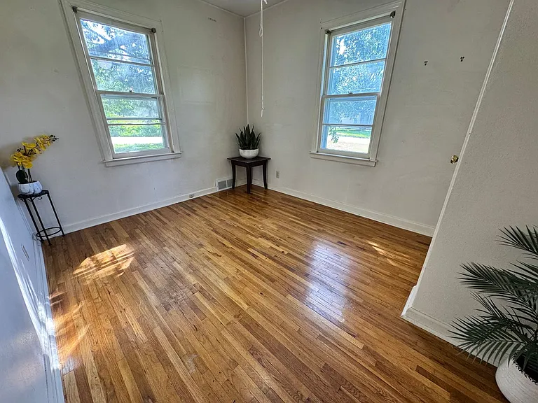100 Norfolk Rd — Photo 32