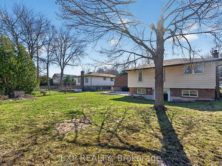 2580 Noella Cres #LOWER — Photo 28