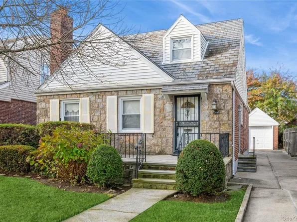 73-48 193 Street, Fresh Meadows, NY 11366