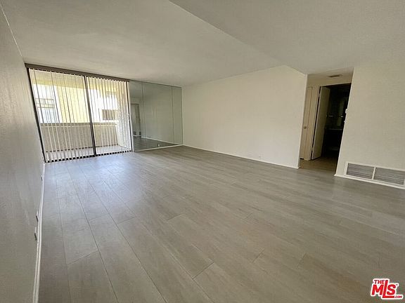 4th image of 261 E La Verne Way Unit L