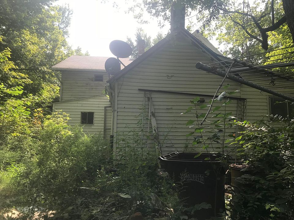 2nd image of 1633 Miami Trace Rd SE