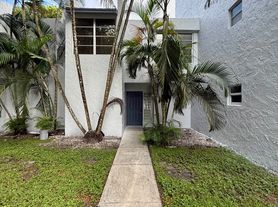 9441 Live Oak Pl, Fort Lauderdale, FL