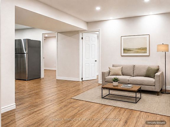 5th image of 53 Creek Ridge St