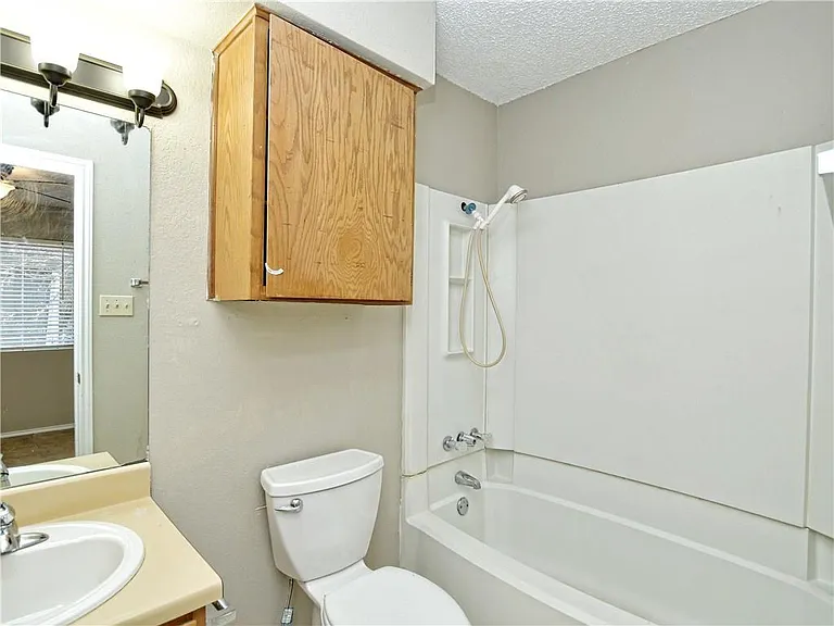 5401 Spring Meadow Rd #B — Photo 13