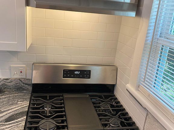 5th image of 914 Turner St #C