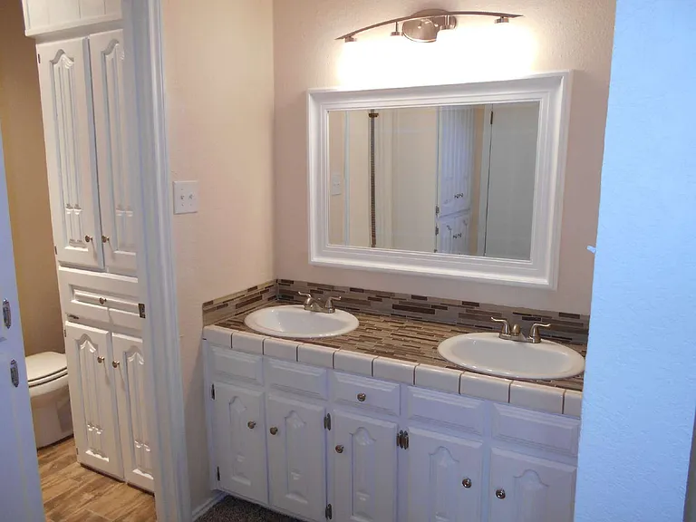 5739 Emory St — Photo 7