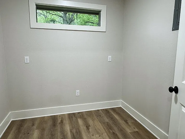 200 Wall Williams Rd — Photo 16