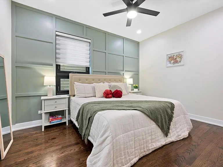 1349 N Leavitt St #1B — Photo 13