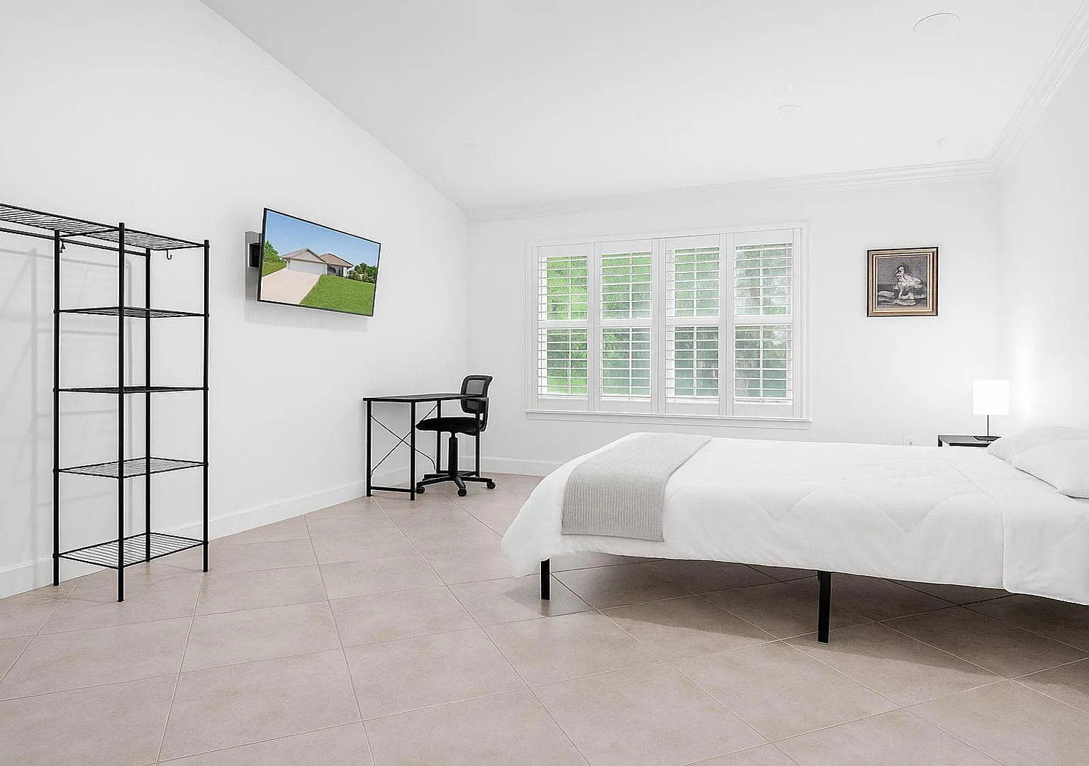 4 bed, 2.0 bath, 2250 sqft, $949 — Photo 2