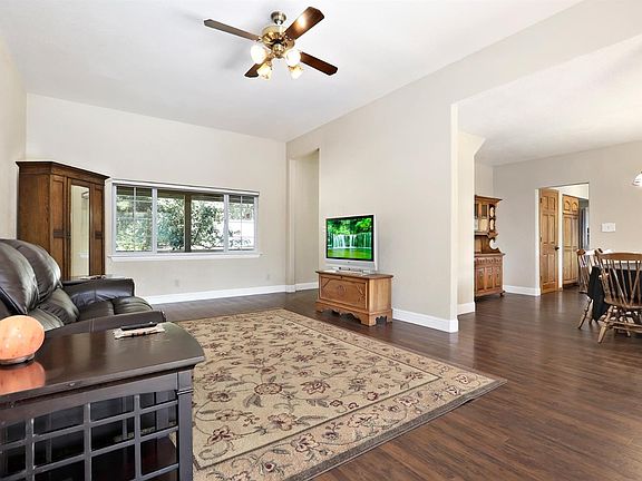 4th image of 5931 Chrysler Cir