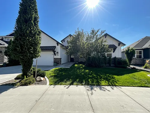 5561 E Hootowl Dr Photo 1