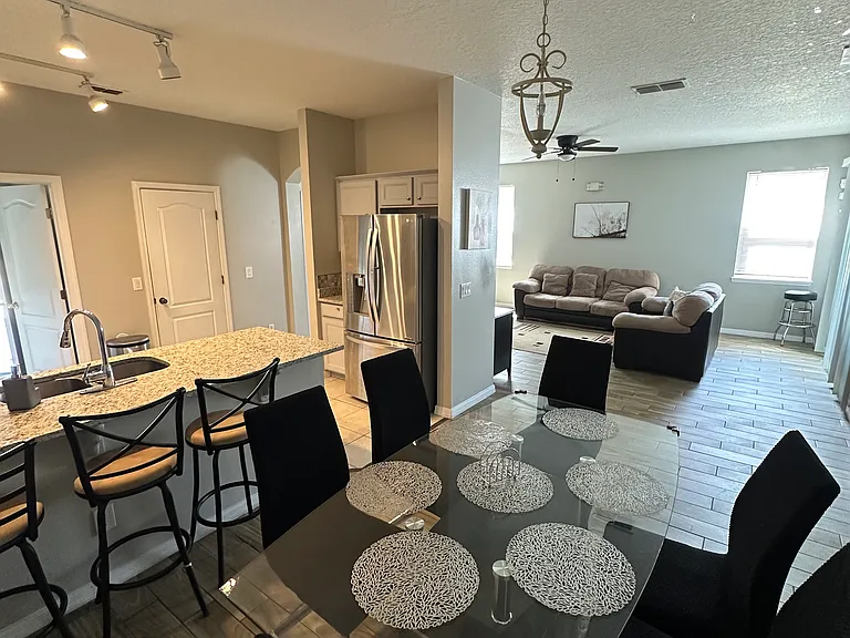 1737 Royal Ridge Dr — Photo 5