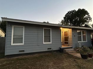 608 Clark Ave, Comanche, OK 73529