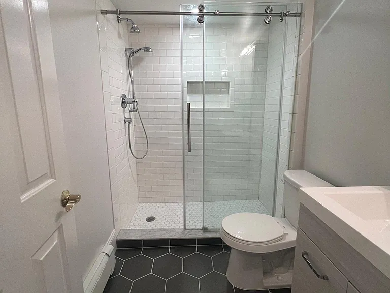 571 E Broadway #1 — Photo 8