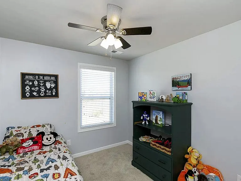 334B Manor Row — Photo 10
