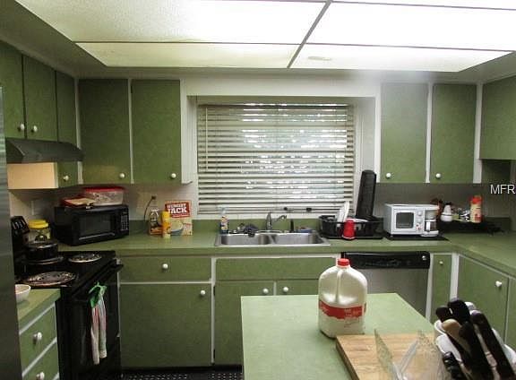 2nd image of 3131 N Powers Dr