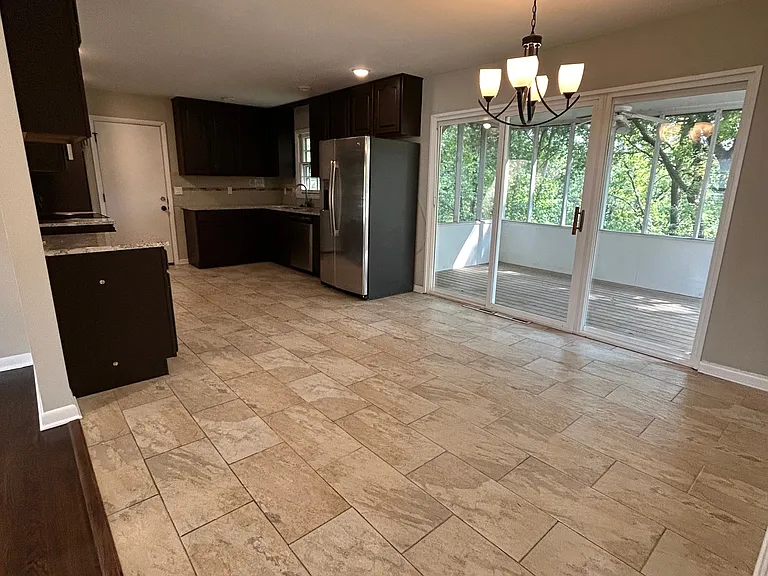 1300 Fieldcrest — Photo 3