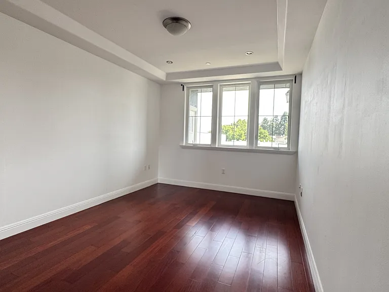 151 El Camino Real #329 — Photo 8