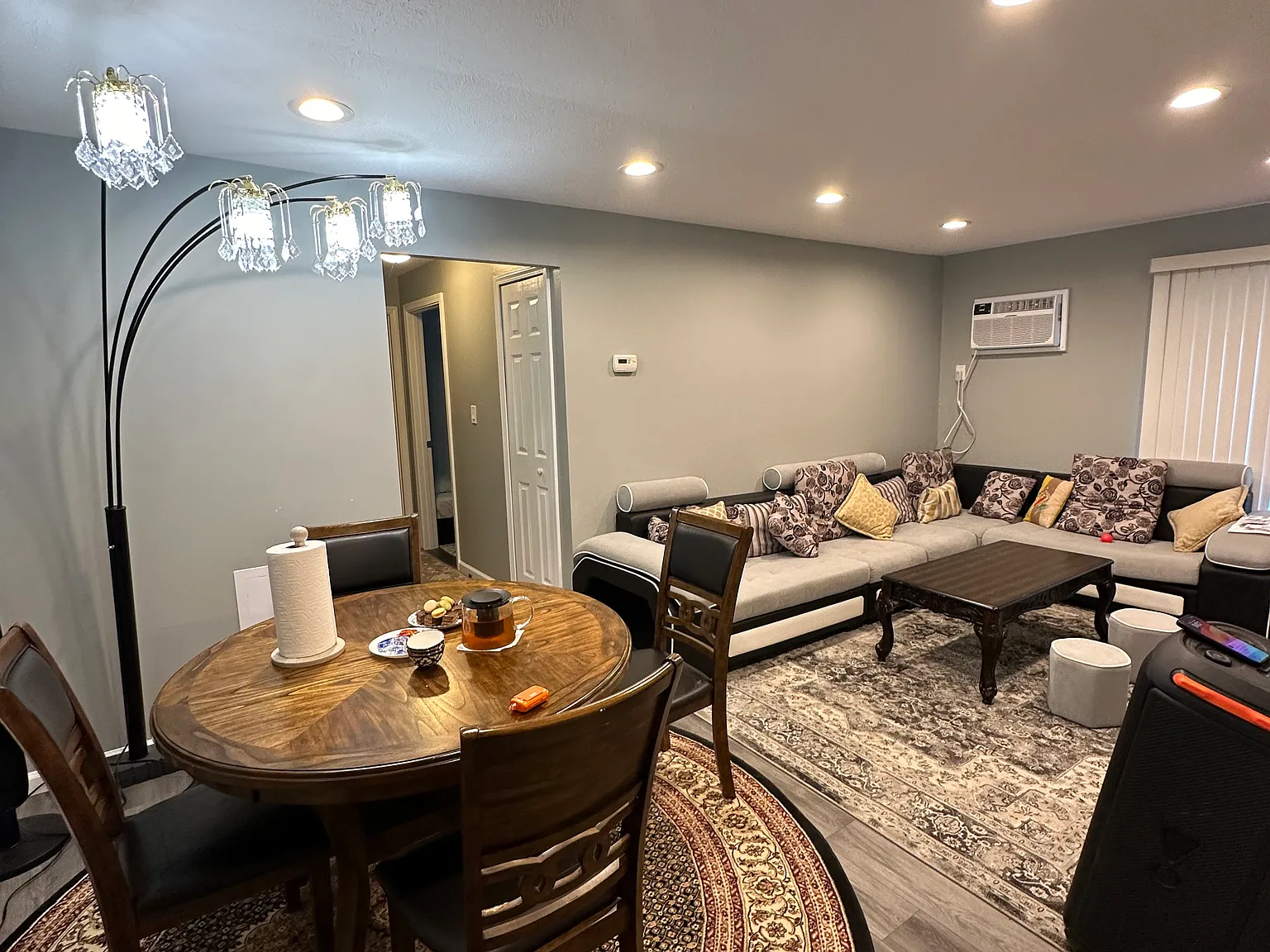 2 bed, 1.5 bath, 819 sqft, $1,650 — Photo 1