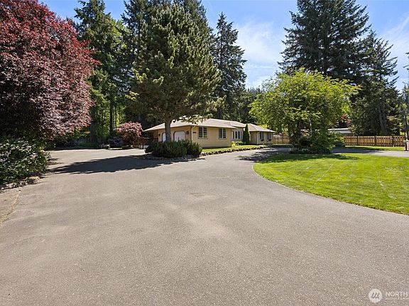 2nd image of 16507 71st Avenue E