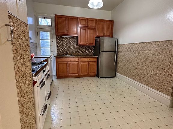 4th image of 371 381 San Jose Ave
