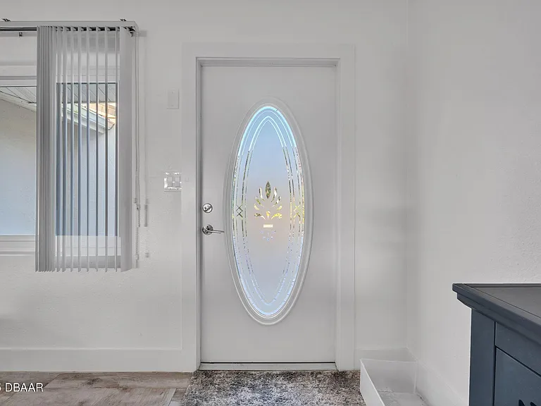 450 Lambert Ave — Photo 6