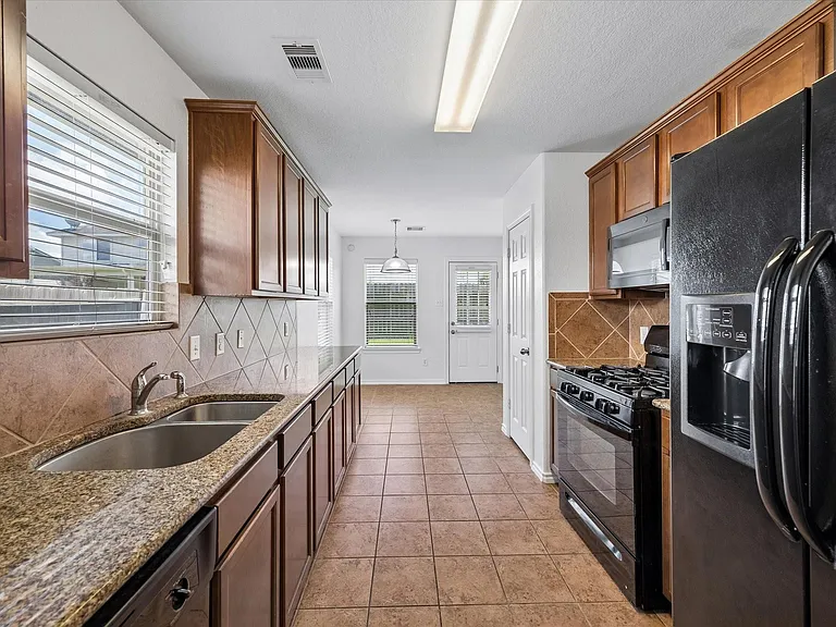9110 River Dale Canyon Ln — Photo 3