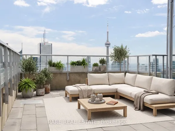 388 Yonge St #5907, Toronto, ON M5B 0A4