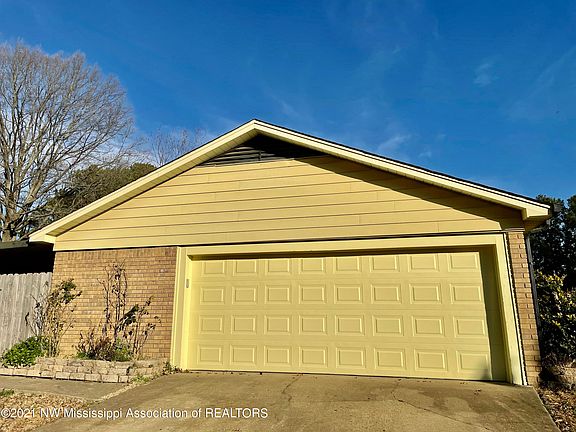 3rd image of 8427 Farmington Dr E