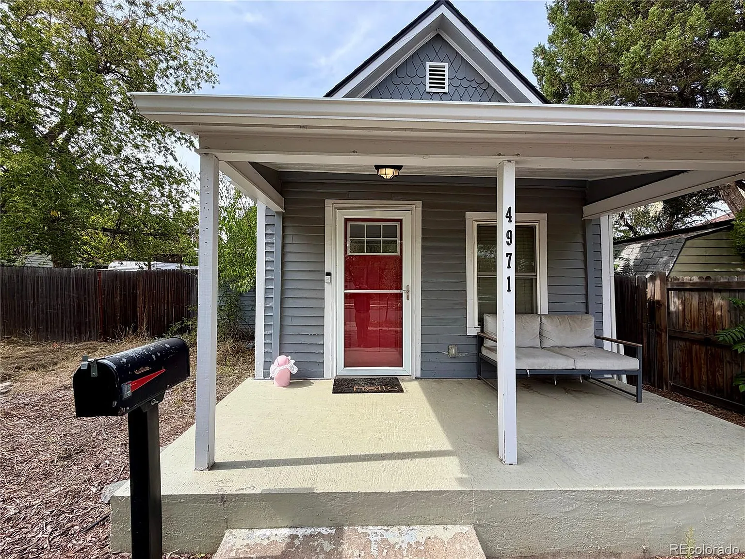 2 bed, 1.5 bath, 840 sqft, $2,470 — Photo 1
