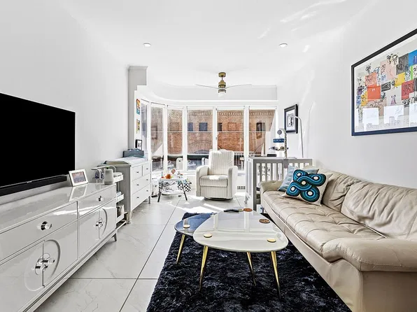 530 E 76th St APT 6J, New York, NY 10021