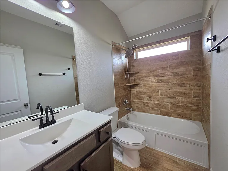1902 Village Orchard Ln — Photo 21
