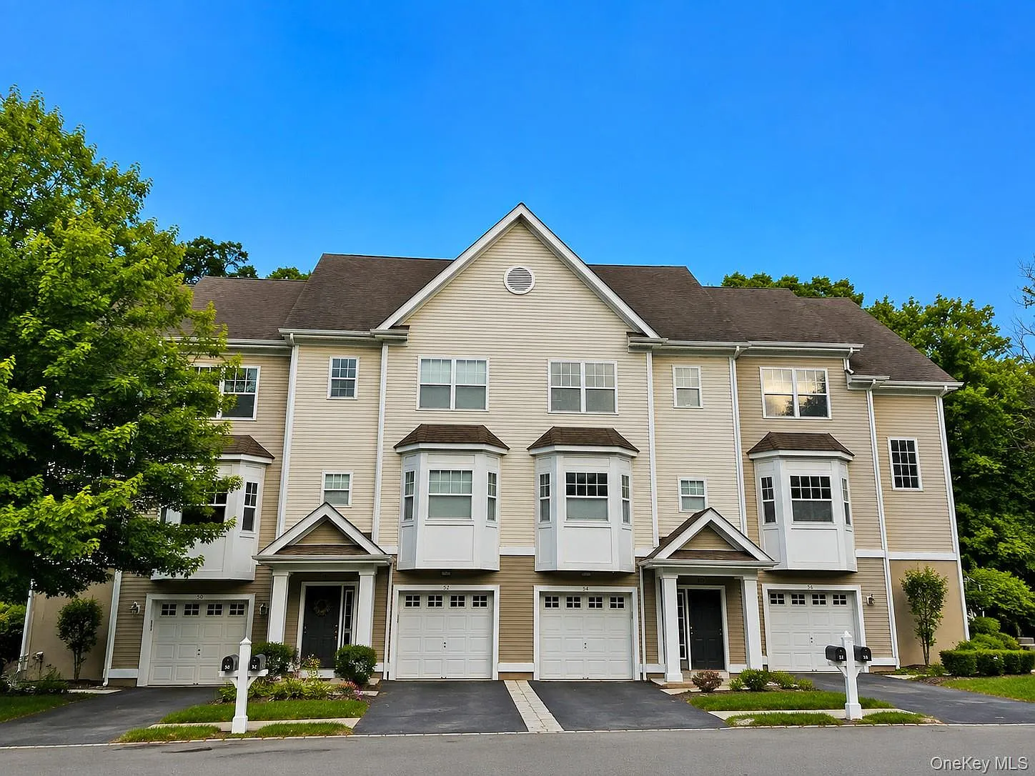 2 bed, 2.5 bath, 1795 sqft, $3,100 — Photo 1