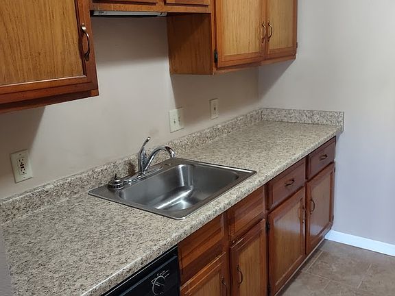 4th image of 306 29th Street Dr SE #204