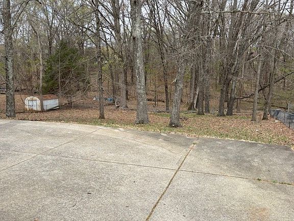 3rd image of 615 Granger Ln