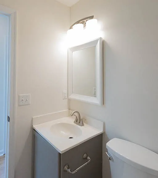 405 Lakeview Ct — Photo 27
