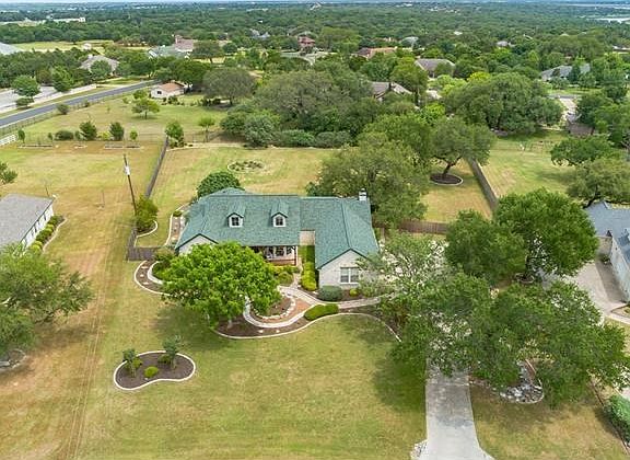 3rd image of 1003 Fountainwood Dr